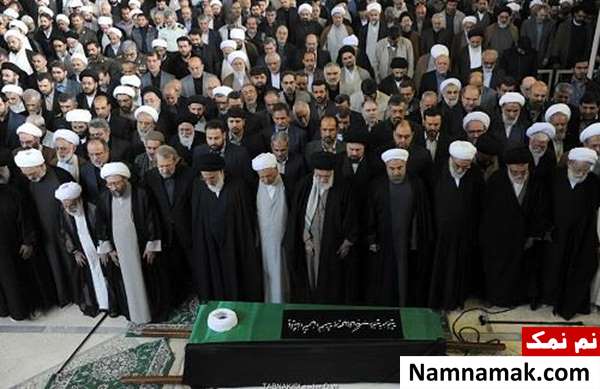 نماز میت آیت الله عباس واعظ طبسی ،  با حضور رهبر انقلاب ،  آیت الله رفسنجانی ،  دکتر حسن روحانی و سایر مسئولین نظام