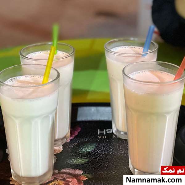مواد لازم برای تهیه اسموتی خربزه