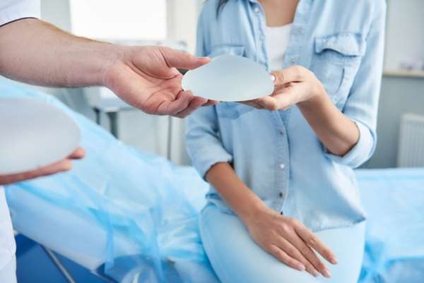 فاکتورهای موثر بر هزینه جراحی پروتز سینه