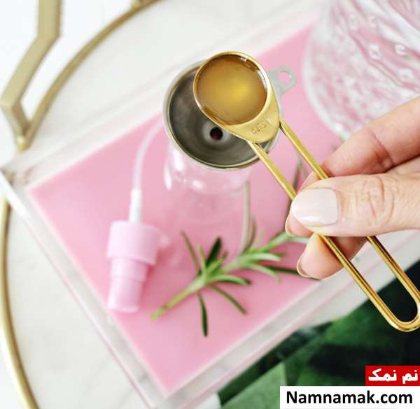 طرز تهیه اسپری رزماری برای مو و نحوه استفاده از آن طرز تهیه اسپری رزماری برای مو و نحوه استفاده از آن