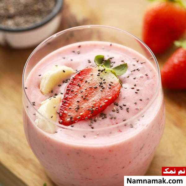 اسموتی موز و توت فرنگی