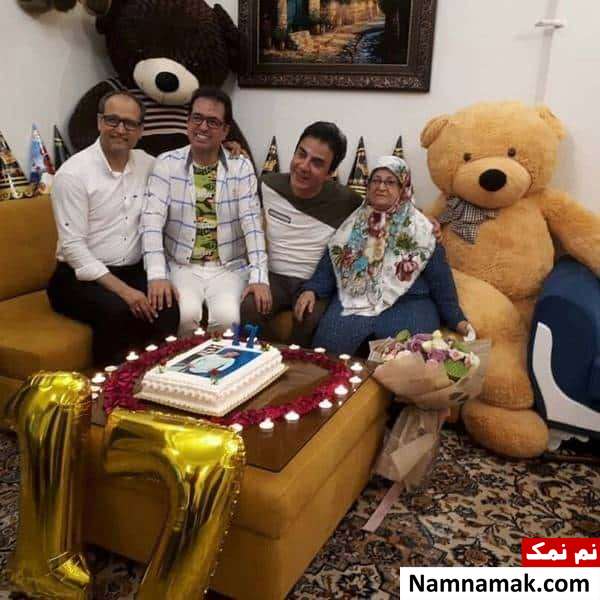 تولد عمو پورنگ تولد عمو پورنگ در کنار دوستانش