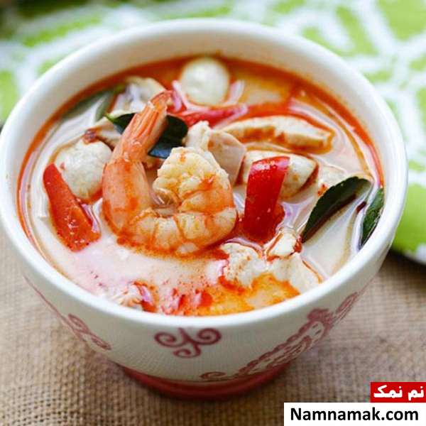 طرز تهیه سوپ میگو تند با سس خانگی