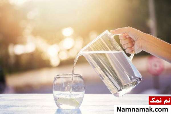 خطرات خوردن آب گرم عوارض خوردن آب گرم
