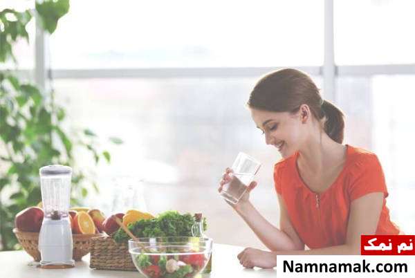 آب گرم برای هضم خوردن آب گرم با غذا