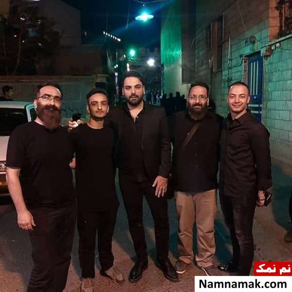 احسان علیخانی عکسی از احسان علیخانی و هوادارانش در محرم