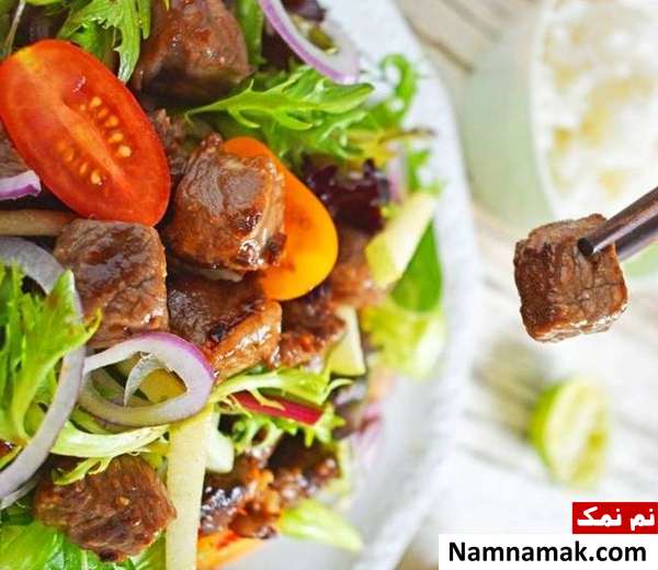 مصرف سالاد همراه با گوشت 