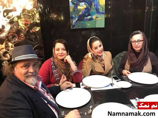 خانواده شریفی نیا محمدرضا شریفی نیا در کنار خانواده اش