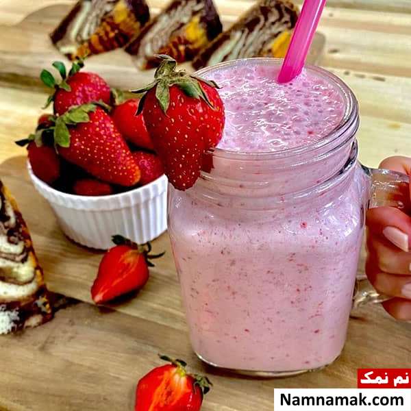 اسموتی توت فرنگی
