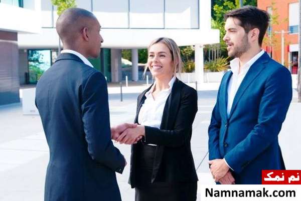 زبان دست دادن نشانه های زبان بدن زن