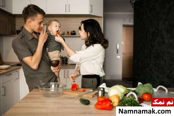 غذادادن به کودک غذای کمکی برای کودک شش ماهه