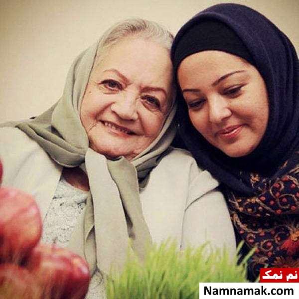 شهلا ریاحی و رزیتا غفاری رزیتا غفاری در کنار شهلا ریاحی