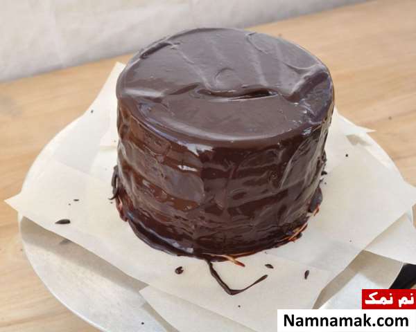 کیک توت فرنگی شکلاتی