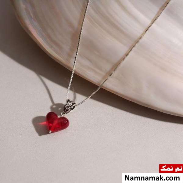 ست گردنبند با لباس مجلسی