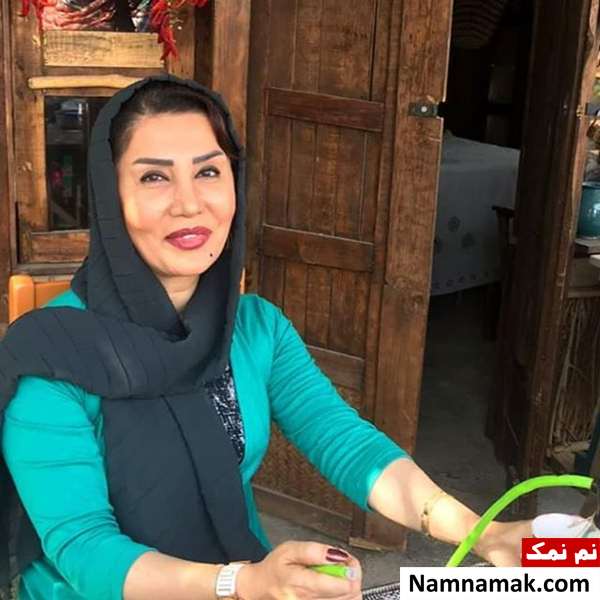 زندگینامه مهناز شیرازی و همسرش و زندگی شخصی مجری گوینده خبر قدیمی عکسهای اینستاگرامی مهناز شیرازی