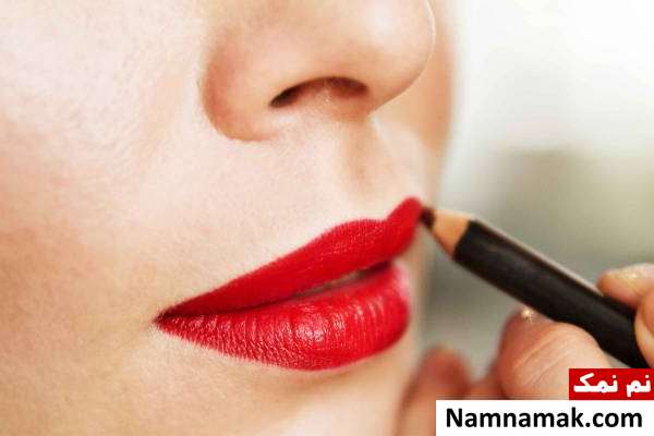 رژلب قرمز با موی مشکی
