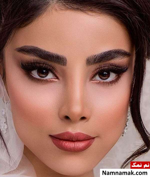 آرایش ابرو آرایش ابرو به صورت حرفه ای