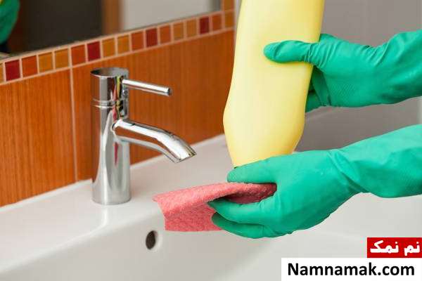 استفاده از مایع ظرفشویی برای تمیز کردن حمام و دستشویی