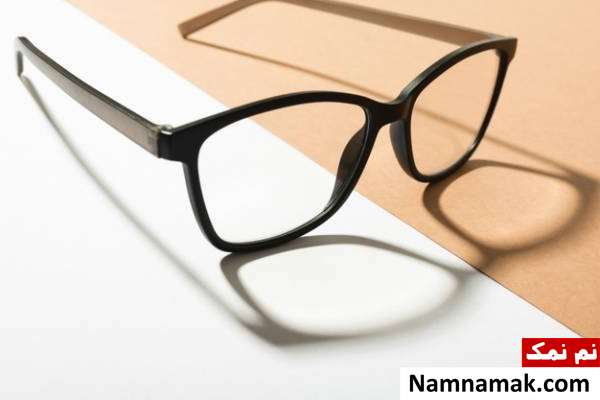پاک کردن شیشه عینک
