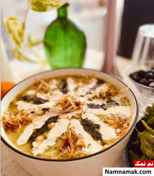 طرز تهیه آش دوغ ساده با رشته