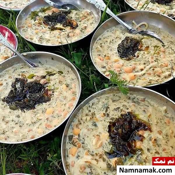 طرز تهیه آش دوغ ساده با رشته