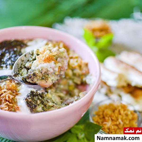 طرز تهیه آش دوغ ساده با رشته