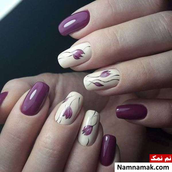 طراحی ناخن گل دار بنفش و سفید