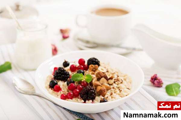 ماستن و میوه پروتئین های مناسب برای صبحانه