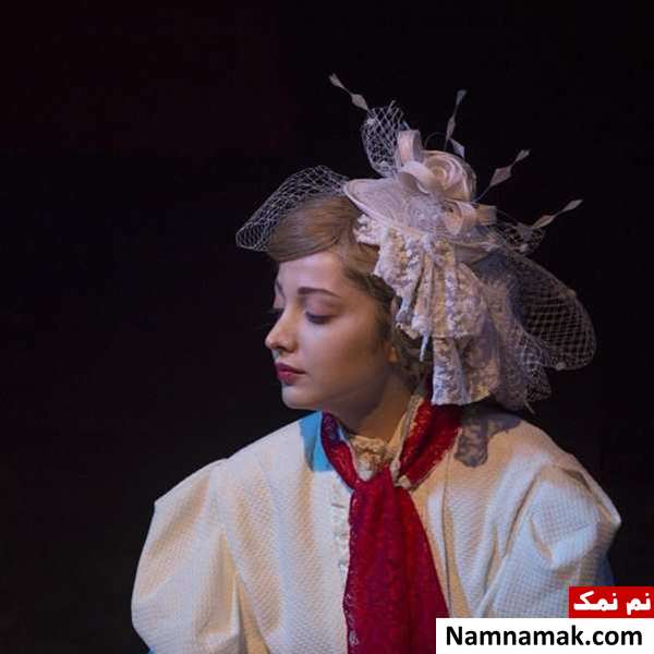 روشنک گرامی در یک نمایش