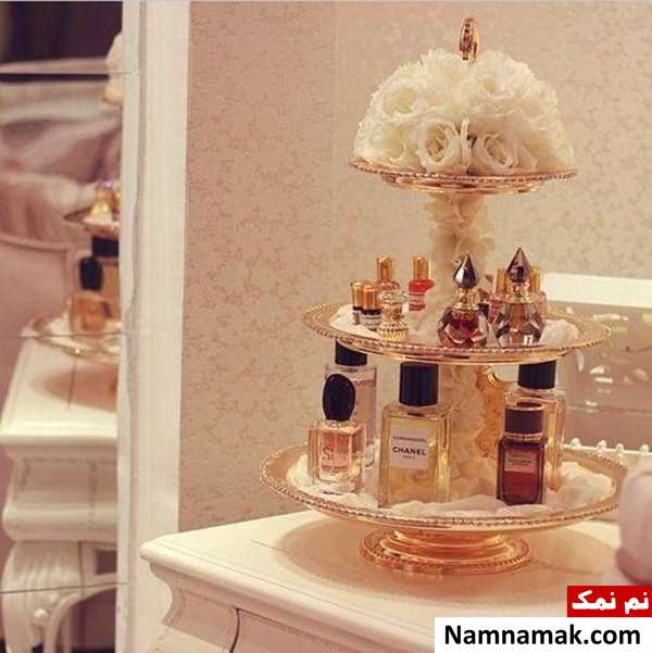 چیدن ادکلن روی میز آرایش