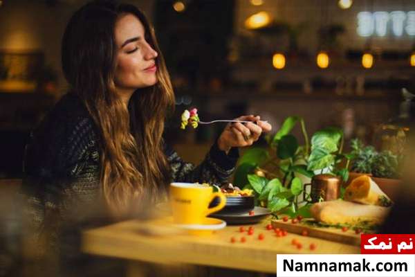 خوردن غذای سبک اهمیت نخوردن غذاهای سنگین در هوای گرم