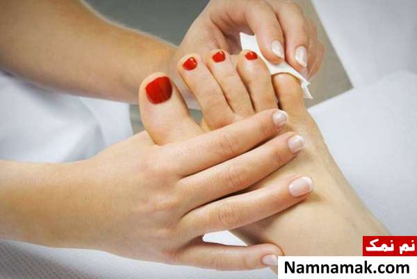 پاک کردن لاک پاهای خود