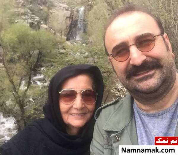 عکسی از مهران احمدی و مادرش