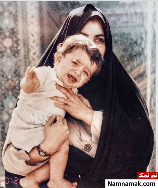 عکس قدیمی علی شادمان و مادرش