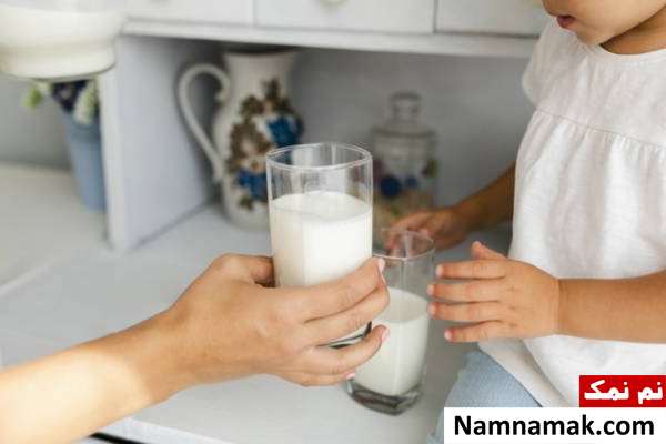چرا بعد از خوردن شیر دچار اسهال میشویم؟ + راه حل عدم تحمل لاکتوز در شیر