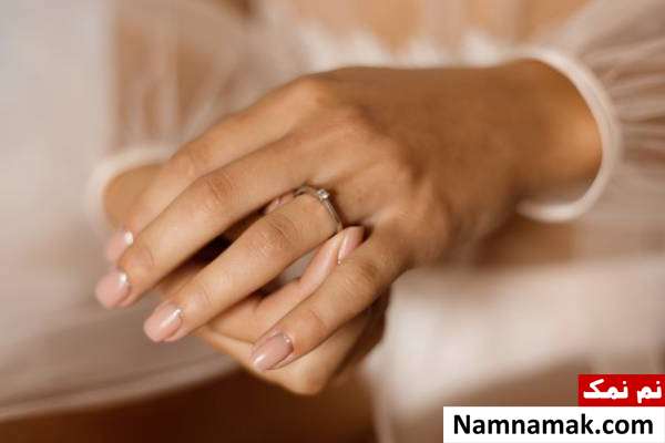 دلیل انداختن حلقه ازدواج در دست چپ و انگشت چهارم علت انداختن حلقه در دست چپ
