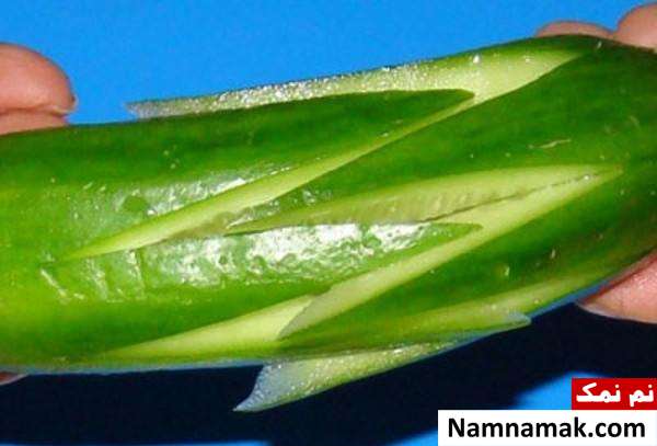 آموزش تصویری تزیین خیار و گوجه به شکل گل