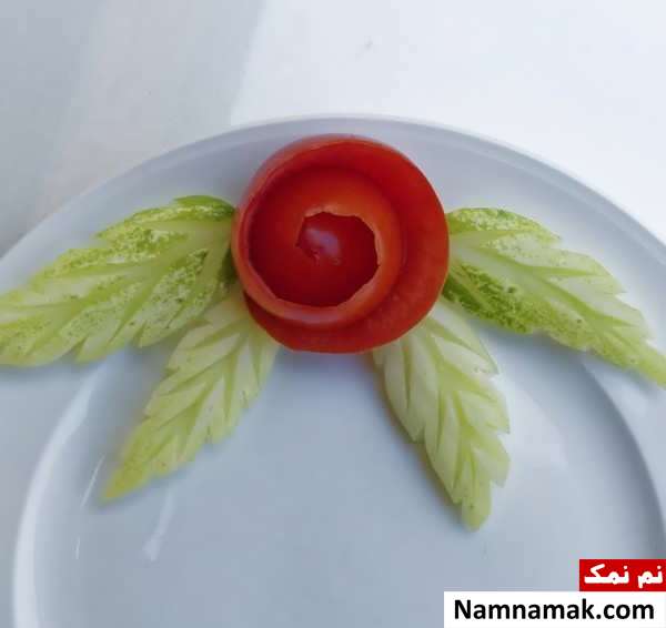 تزیین خیار و گوجه به شکل گل