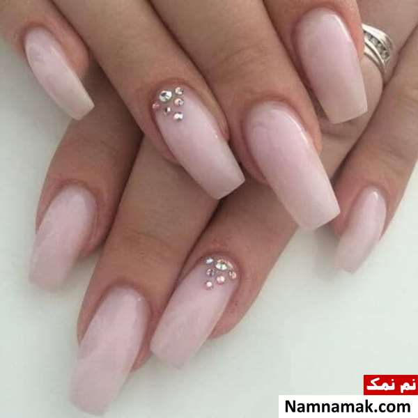 بهترین رنگ لاک ناخن برای پوست گندمی