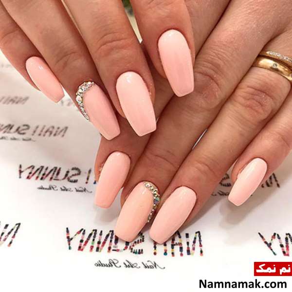 انواع رنگ لاک برای پوست سبزه