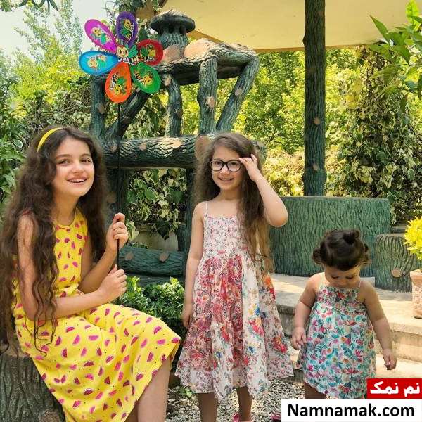 دختران شاهرخ استخری در کنار دختر امیررضا دلاوری