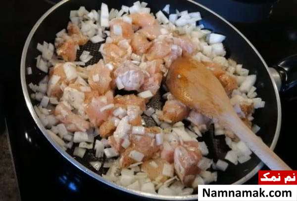 ساندویچ مرغ و قارچ