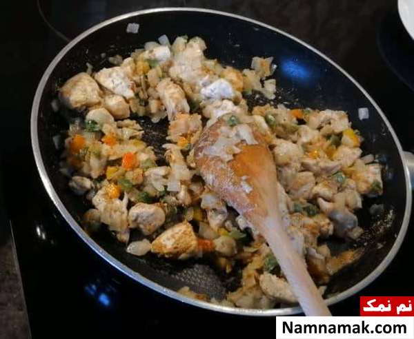طرز تهیه ساندویچ مرغ و قارچ