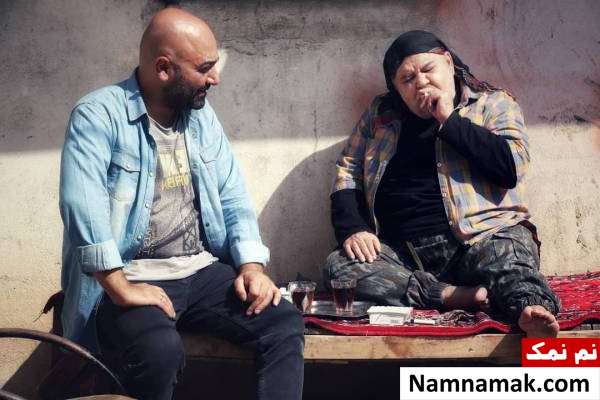 مهدی کوشکی و اکبر عبدی در فیلم اتومبیل