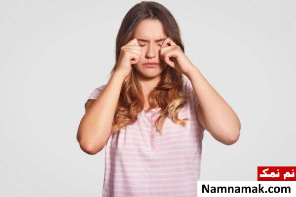دلیل خشکی پوست دور چشمم چیه؟ + درمان فوری پیشگیری از مالش چشم