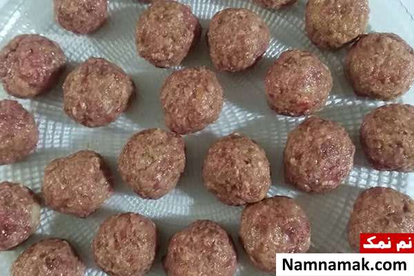 گلوله کردن گوشت