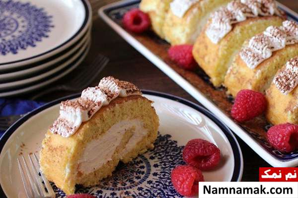 طرز تهیه رولت خامه ای با توت فرنگی طرز تهیه رولت خامه ای با توت فرنگی