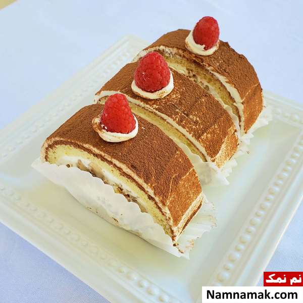 طرز تهیه رولت خامه ای با توت فرنگی رولت خامه ای با توت فرنگی