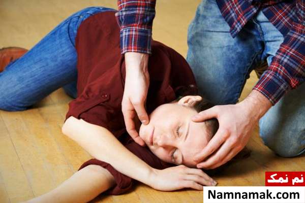 سکته مغزی ، با سوزن فرد سکته مغزی را نجات دهید! چک کردن دهان یکی از اقدامات در زمان سکته مغزی