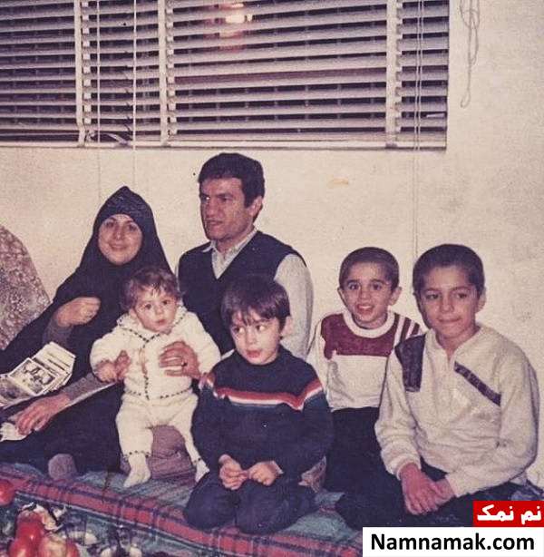 عکس قدیمی عباس غزالی در کنار خانواده
